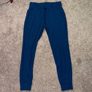 Lululemon joggers size 8